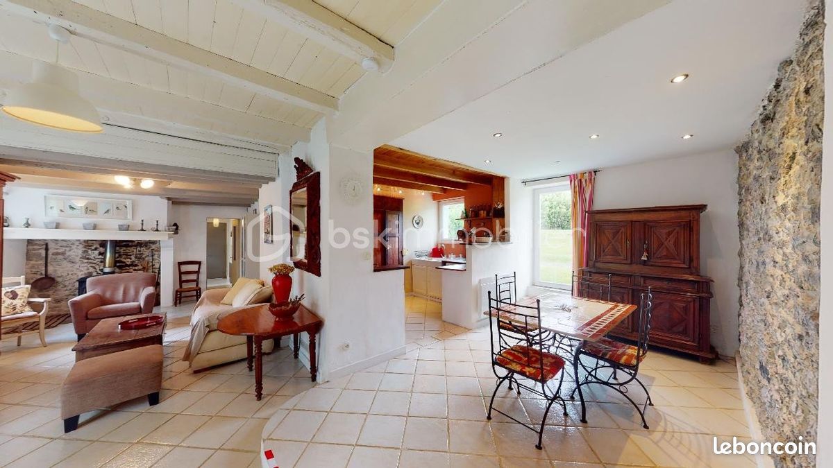 Maison 7 pièces 180 m² - Luxe-Sumberraute 64120 (image principale 11)