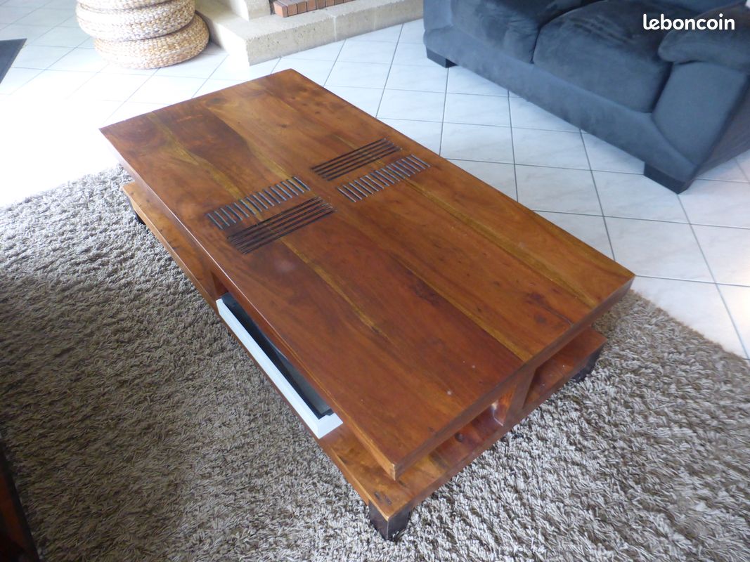 Table basse bois et chiffons (image 1)