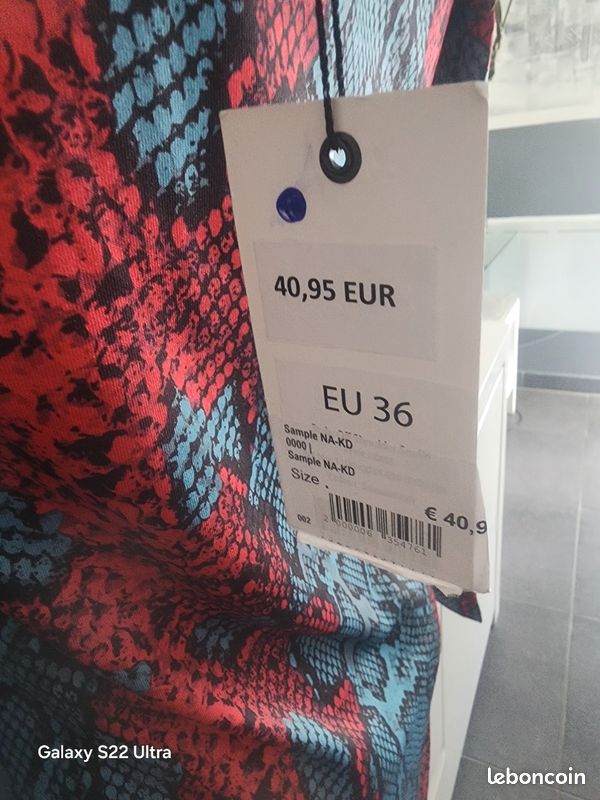Une robe imprimée taille 36 marque NA-KD (image 19)