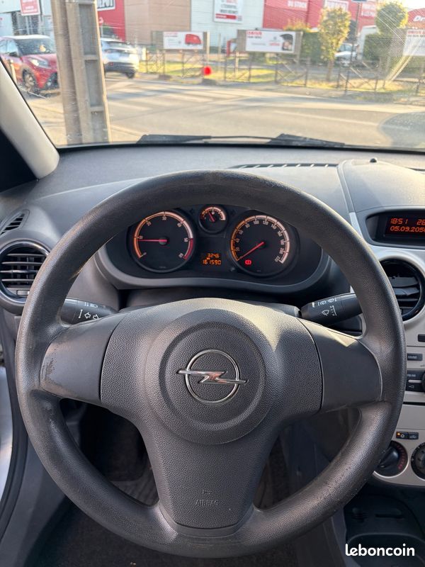 Opel Corsa CDTI COOLLINE 1 ÈRE MAIN SUIVIE D ENTRETIEN PAYÉ EN 3 FOIS (image 13)