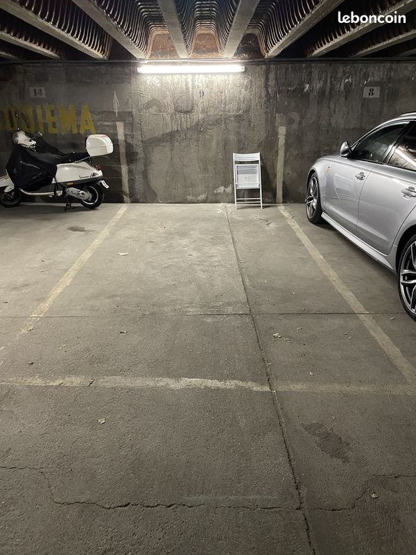 Parking 10 m² · à Paris · 10 m² · 79 €/mois