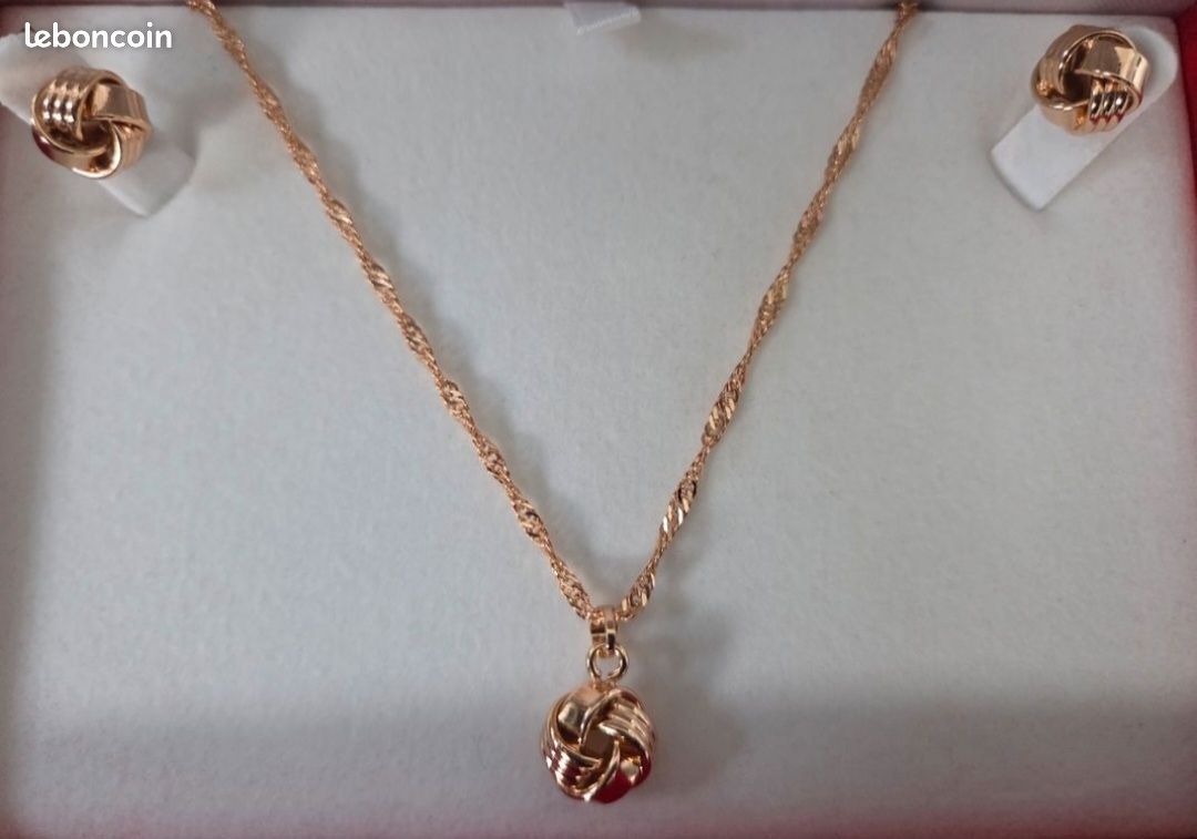 Parure collier et boucles d'oreilles en plaqué or dans sa boîte en velours NEUF (image 3)
