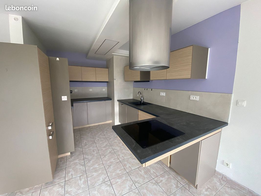 Appartement 5 pièces 94 m² · à Bonneville · 94 m² · 220 000 €