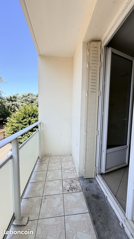 Appartement 3 pièces 52 m² · à Saint-Étienne · 52 m² · 73 000 €