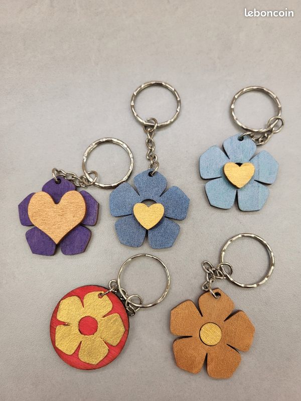 Lot de 5 porte clefs fleurs decoupe laser coeur (image 1)