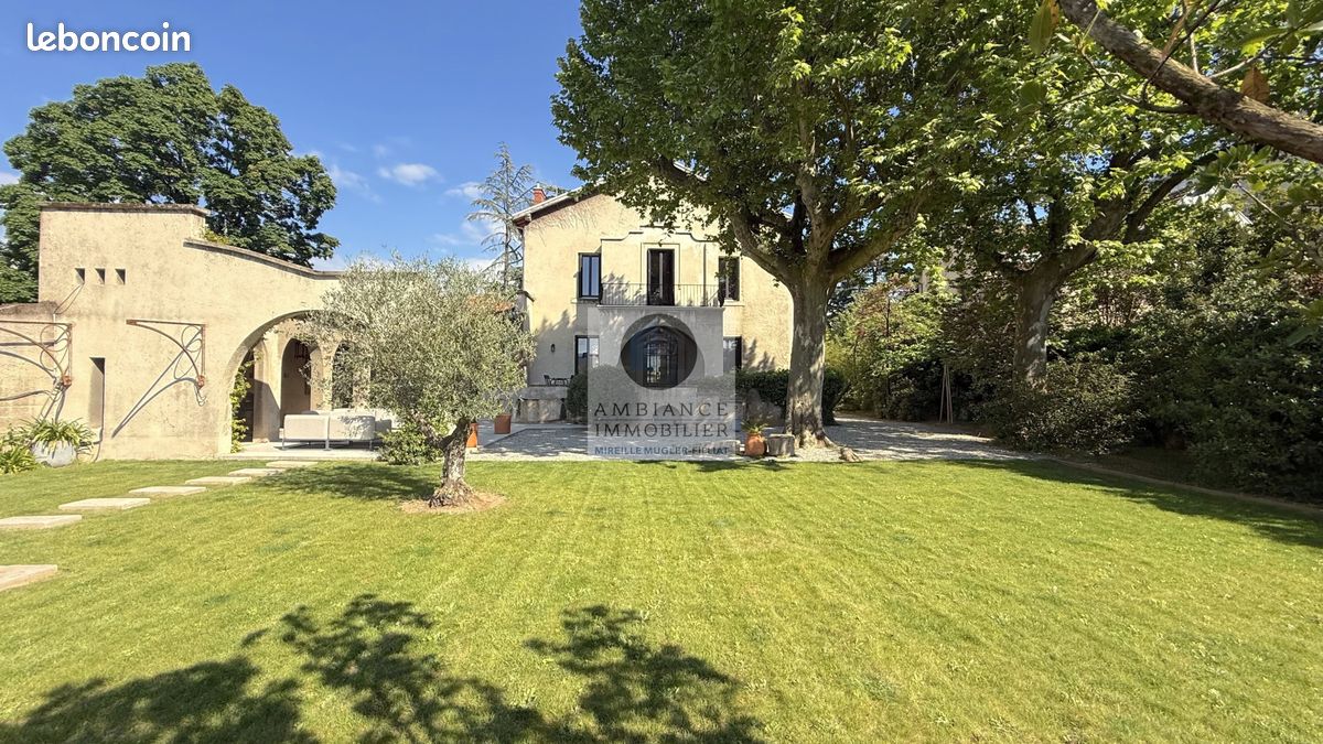 Maison 11 pièces 343 m² · à Valence · 343 m² · 995 000 €