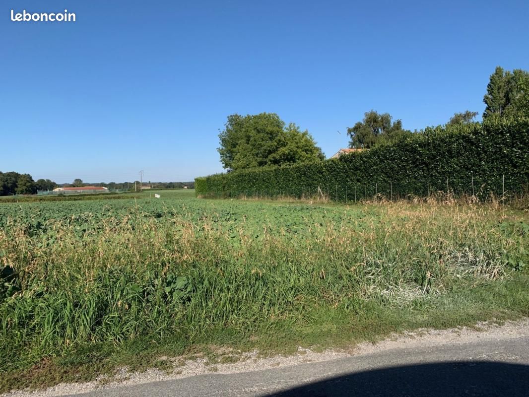Terrain 500 m² Corme Royal · à Corme-Royal · 33 500 €
