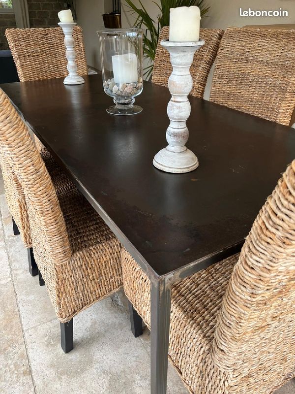 Table (image 1)
