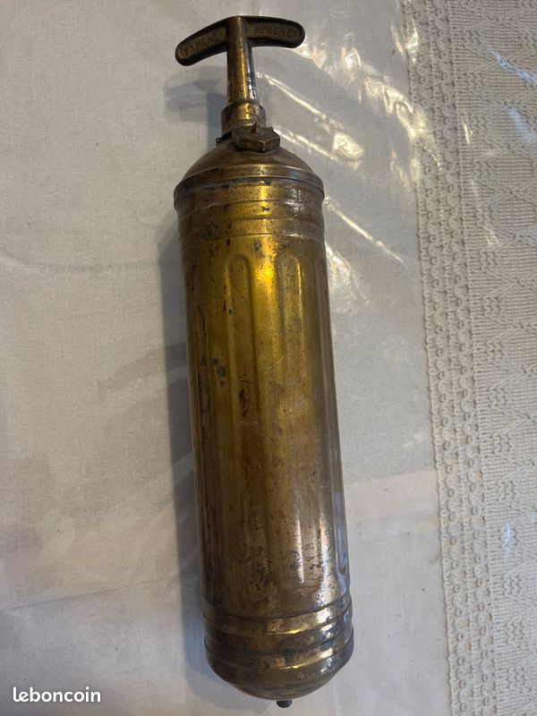 Extincteur ancien PYRENE (image 3)