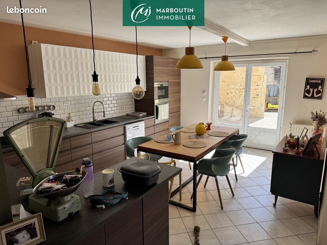 Maison 5 pièces 105 m² · à Casteljaloux · 105 m² · 179 000 €