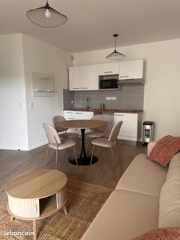 Appartement 1 pièce 28 m² · à Saint-Maur-des-Fossés · 28 m² · 980 €/mois