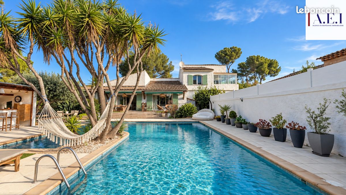Maison 7 pièces 255 m² · à La Seyne-sur-Mer · 255 m² · 949 000 €