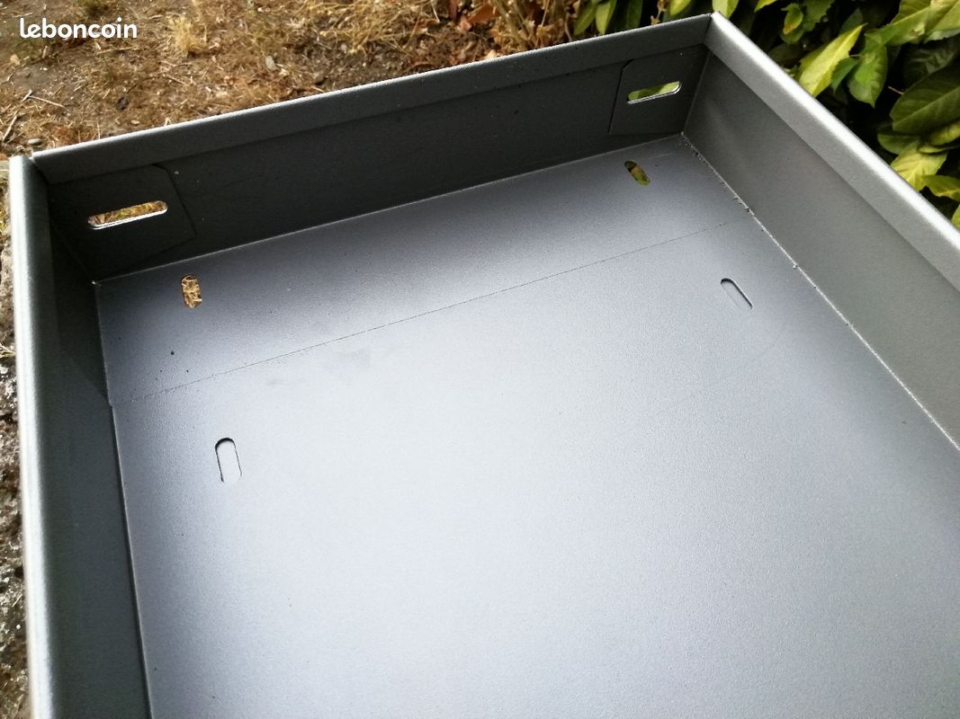 Étagère porte goulottes pour aménagement fourgon d'électricien (image 2)