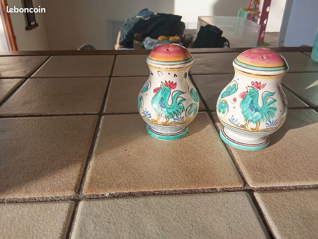 Salière Marocain En Céramique Et Nickel Fait Main. Handmade Moroccan Ceramic And Nickel Salt Shaker. Salière, Salt Saker, Two Small Tajine . - France