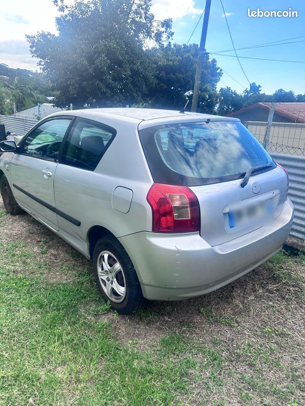 Toyota corolla (image 1)