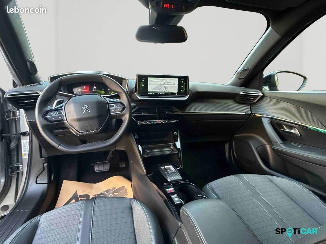 PEUGEOT 2008 PureTech 130 S&S EAT8 Allure (image 6)
