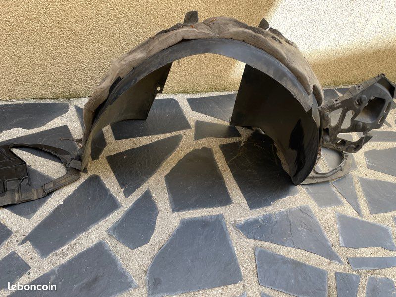 Garde-boue Peugeot 207 AVANT droit et gauche (image 1)