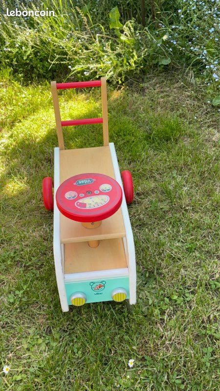 Trotteur en bois (image 2)