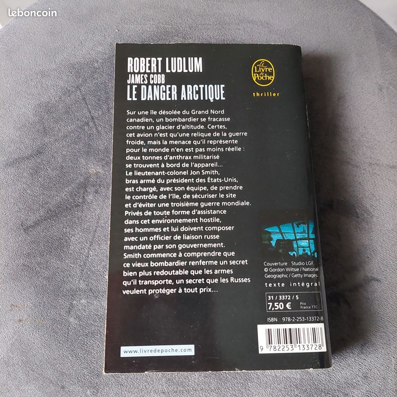Livre format poche Le danger arctique par Robert Ludlum (image 2)