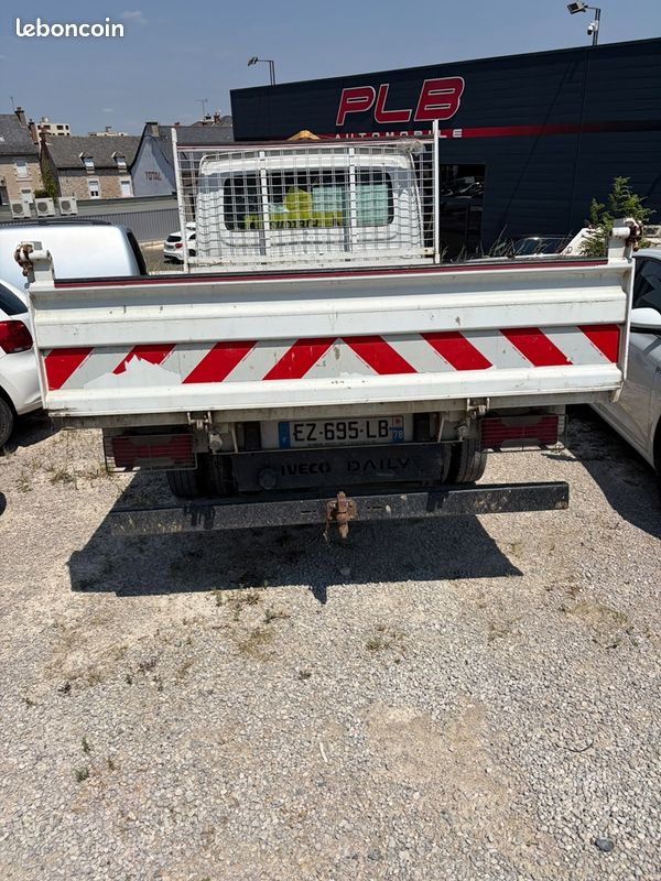 Iveco DAILY 35C FG 35C14S UNIQUEMENT A PRO DE LAUTO MOTEUR CASSE (image 7)