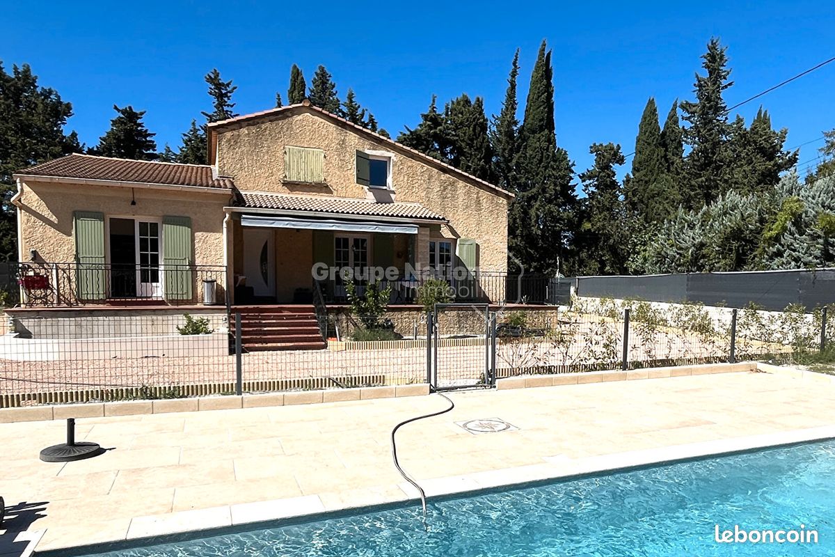 Maison 8 pièces 203 m² · à Sarrians · 203 m² · 399 750 €