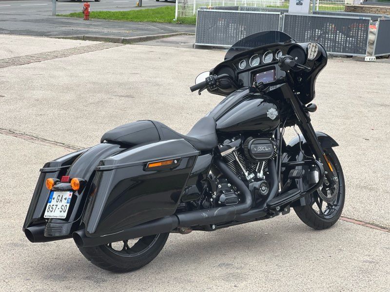 Harley Davidson street Glide édition spéciale 2021 - Motos