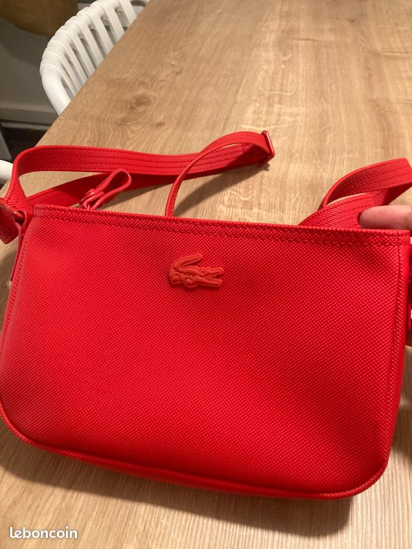 Sac bandoulière Lacoste rouge Accessoires Bagagerie