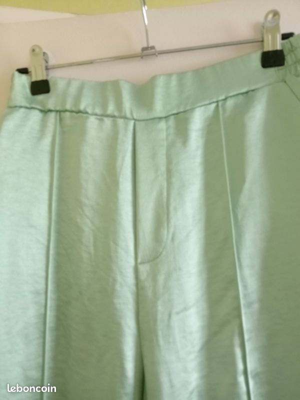 Pantalon fluide vert taille S
100 % polyester (image 2)