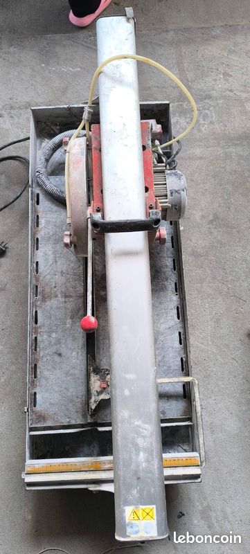 Coupe carrelage a l' eau rubi (image 2)
