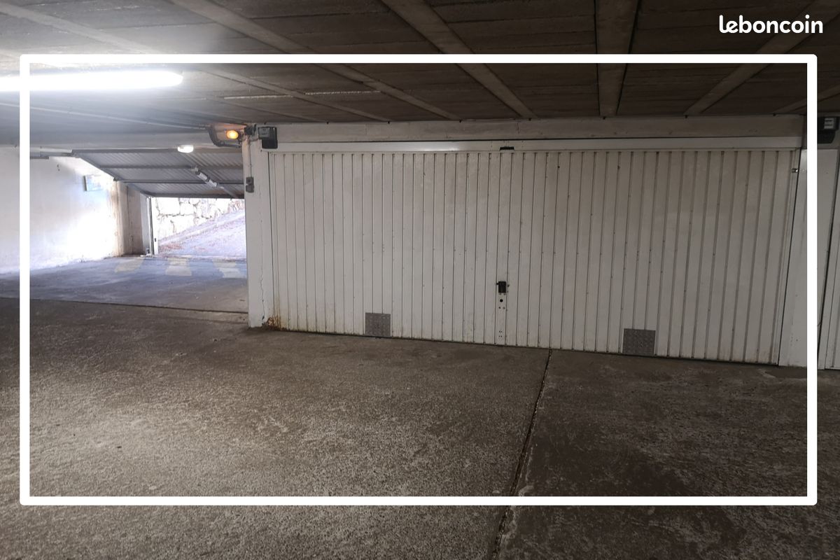 Parking 12 m² · à Mandelieu-la-Napoule · 12 m² · 81 000 €
