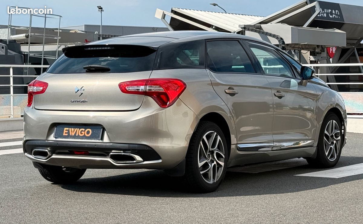 DS DS 5 1.6 THP 155CV SOCHIC BVA - MOTEUR A CHAINE - TOIT PANORAMIQUe (image 2)