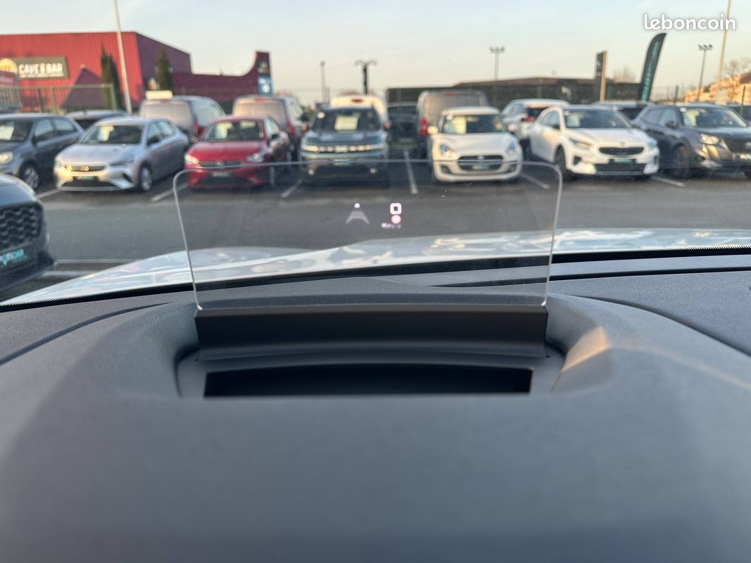 CITROEN C4 BlueHDi 130 S&S EAT8 Shine (image 16)