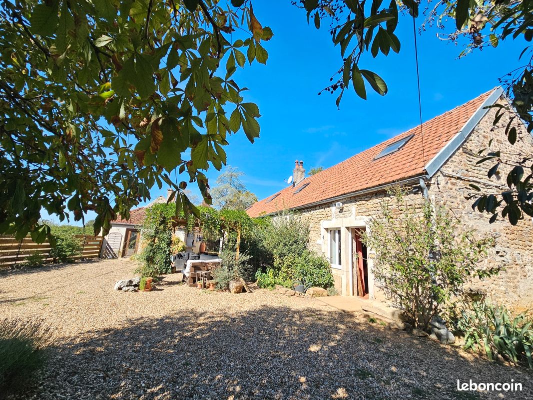 Maison 7 pièces 260 m² · à Antigny-la-Ville · 260 m² · 249 000 €