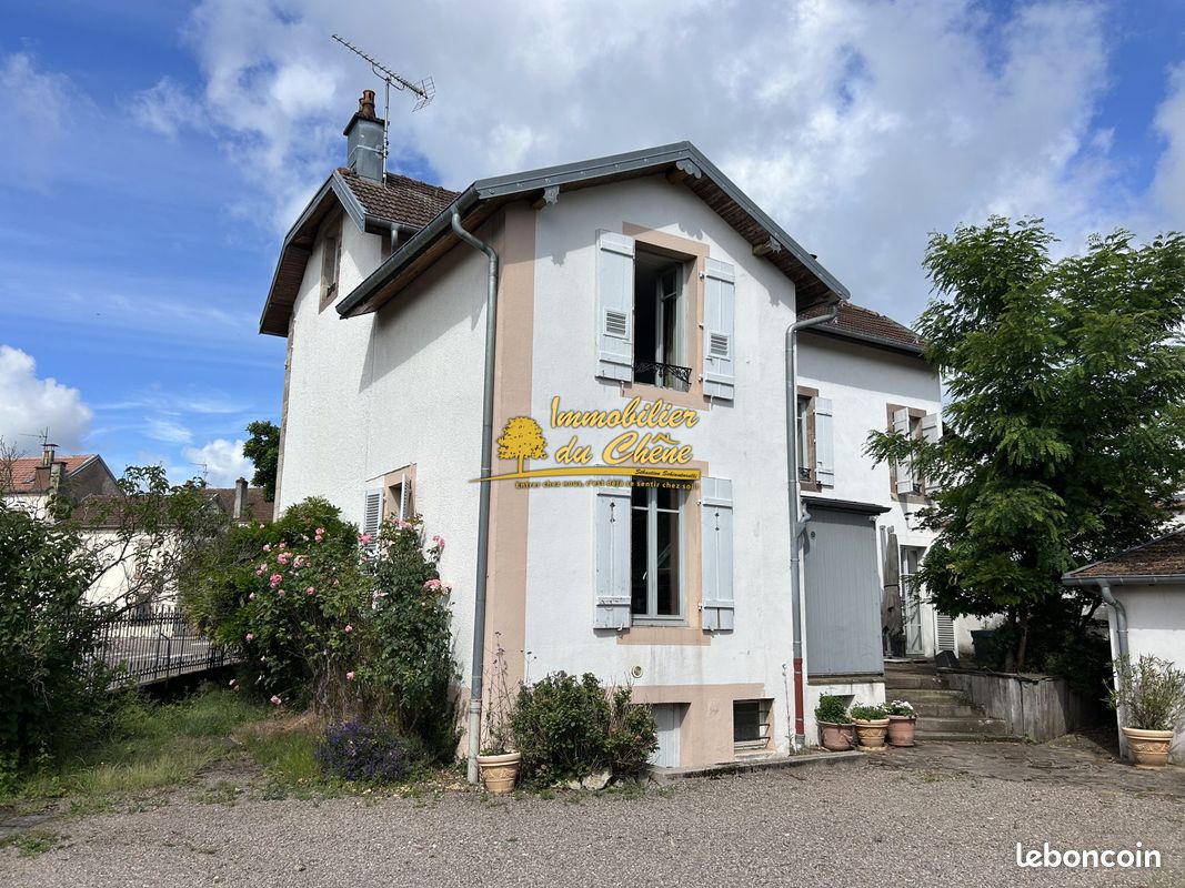 Maison 6 pièces 200 m² · à Luxeuil-les-Bains · 200 m² · 262 500 €