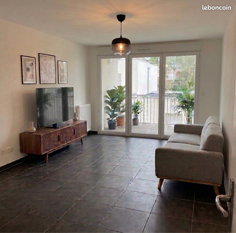 Appartement 2 pièces 45 m² · à Vaulx-en-Velin · 45 m² · 815 €
