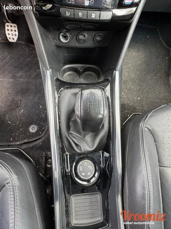 Peugeot 2008 GENERATION-I 1.6 E-HDI 90 ALLURE TOIT PANORAMIQUE (image 13)