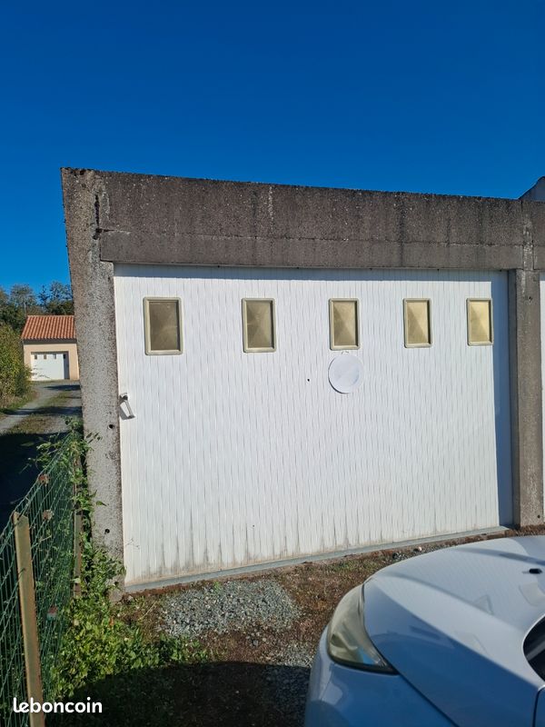 Garage · à Coulonges-sur-l'Autize · 60 €/mois