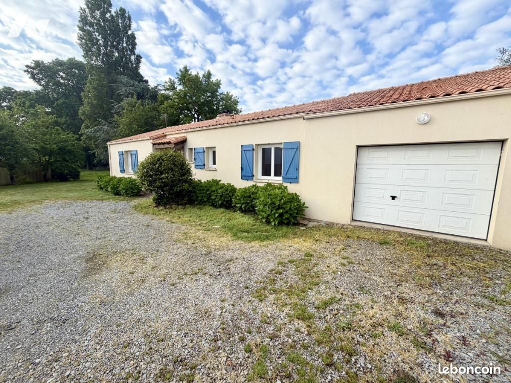 Maison 4 pièces 105 m² · à Saint-Hilaire-de-Chaléons · 105 m² · 319 740 €
