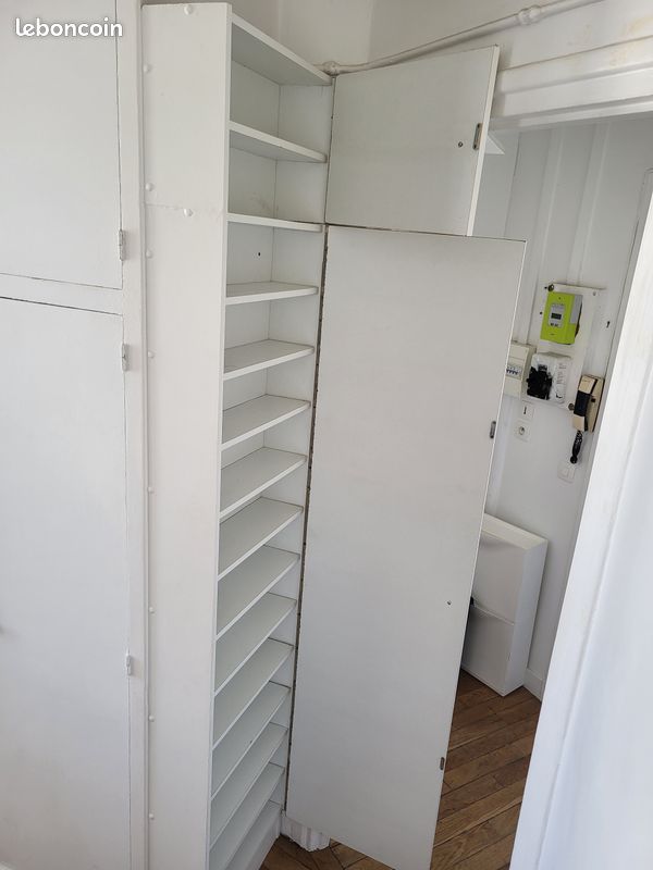 Studio lumineux de 15 m² avec balcon et vue sur les toits (image 6)