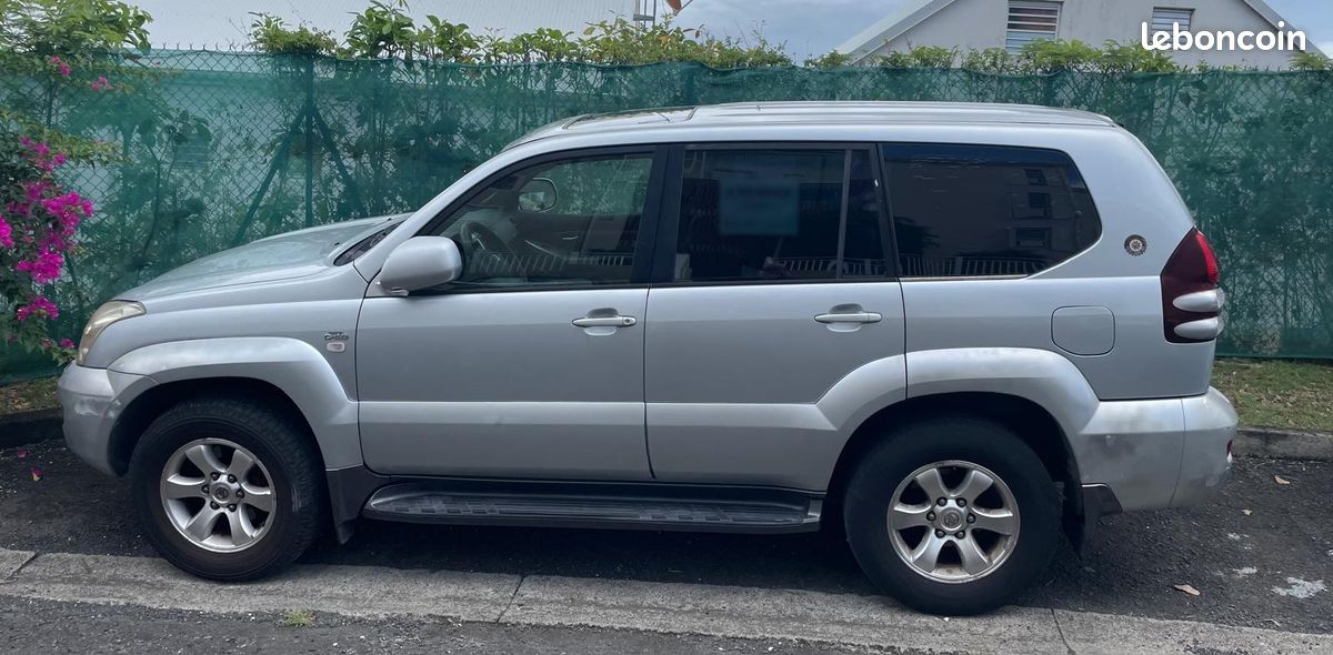 TOYOTA Land Cruiser 8 places (image 1)