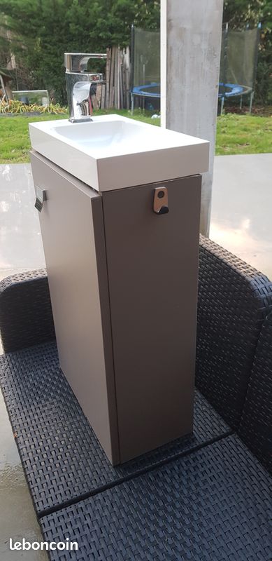 Lave mains avec miroir et robinet (image 6)