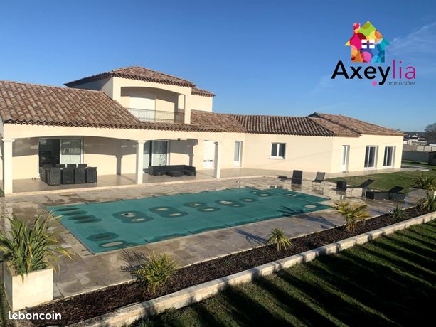 Villa 11 pièces 332 m²