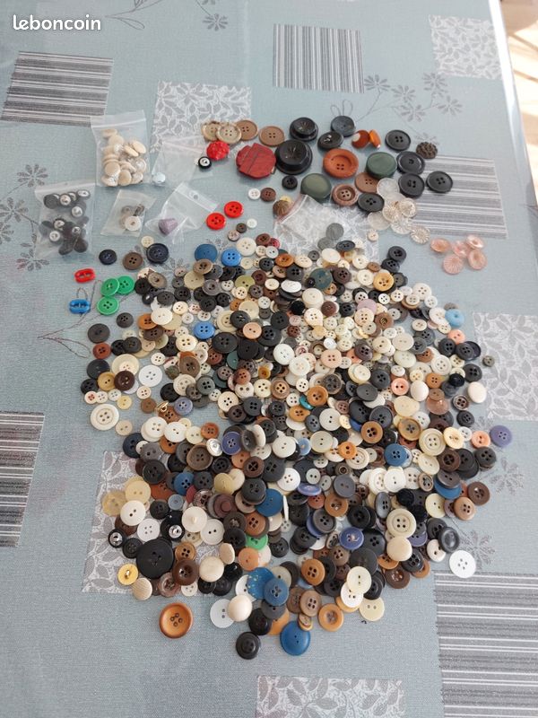 12 Boutons De Couture Anciens - Longueur 15x7mm - Lot Idéal Pour Retouche Ou Création