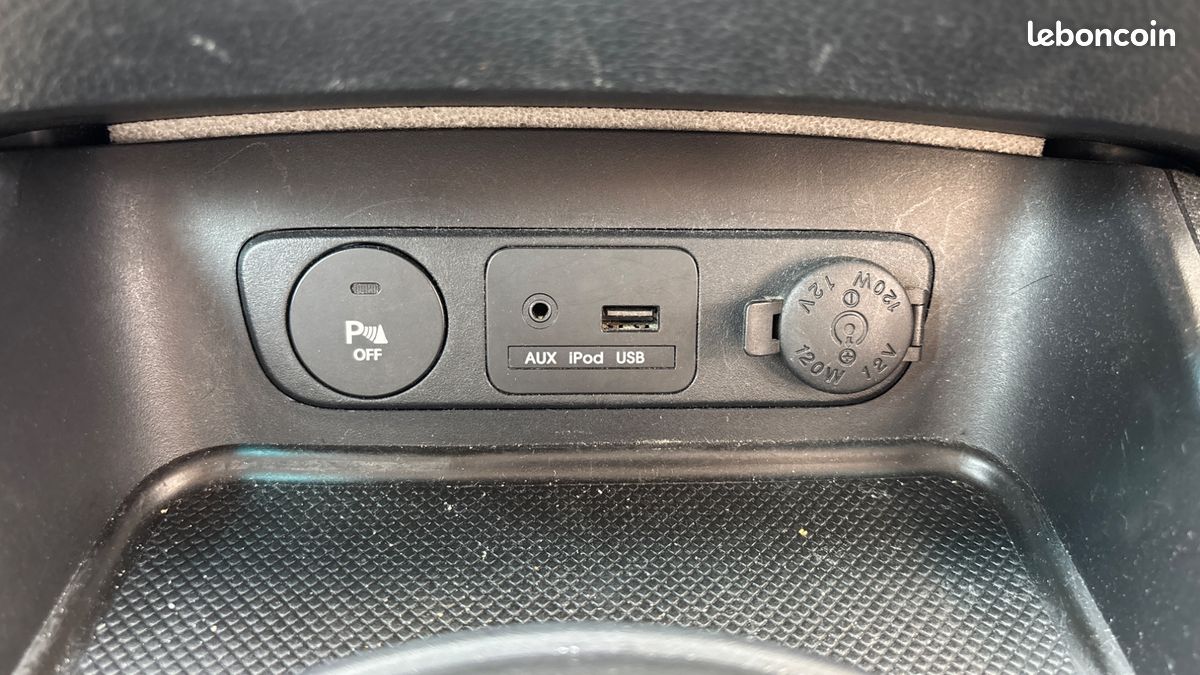 KIA Sportage 1.7 CRDI 2WD DESIGN EDITION (image 22)