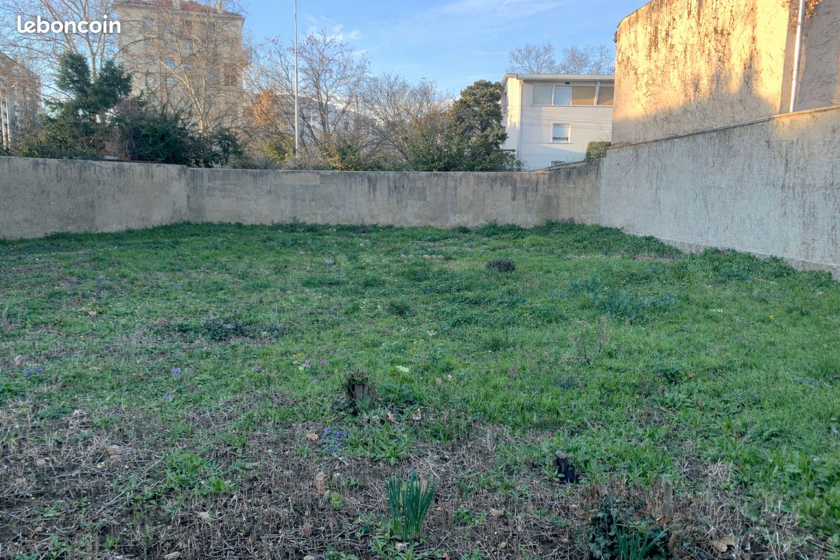 Terrain 446 m² · à Lyon · 420 000 €