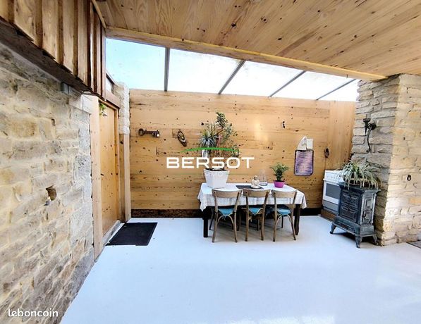 Maison 10 pièces 243 m²