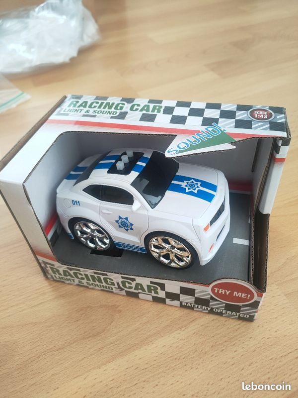 Voiture police (image 1)