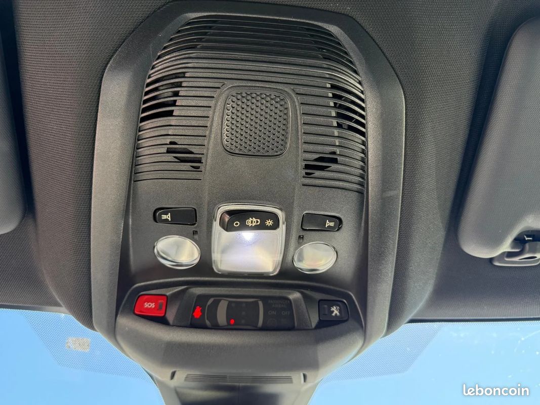 PEUGEOT 3008 BlueHDi 130ch S&S EAT8 GT / TVA RECUP / 1ER MAIN (image 31)