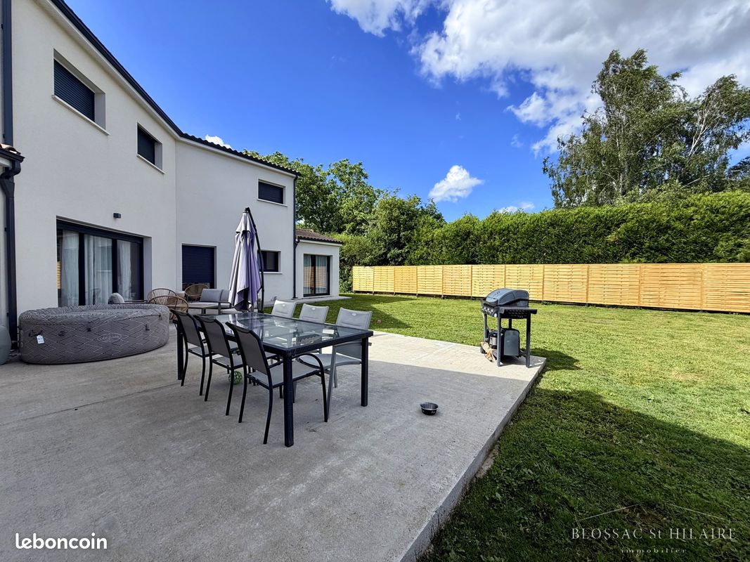 Maison 6 pièces 178 m² · à Fontaine-le-Comte · 178 m² · 428 000 €