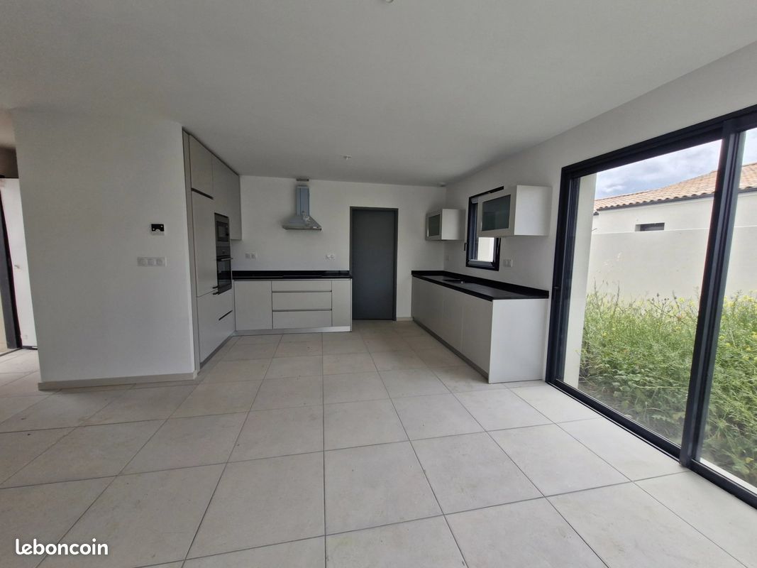 Maison 5 pièces 85 m² · à Vérines · 85 m² · 295 000 €